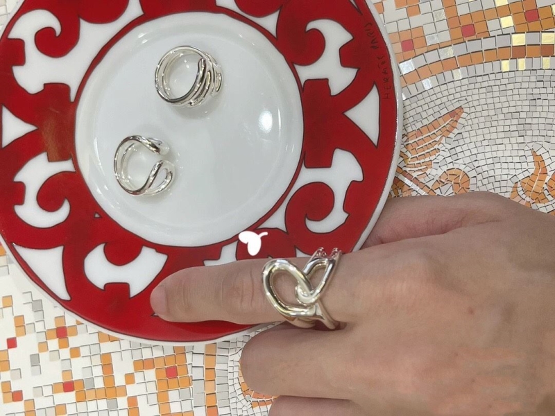 H**mes rings
